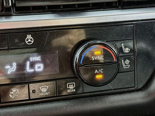 Super Black 2024 Nissan Pathfinder Platinum 4WD