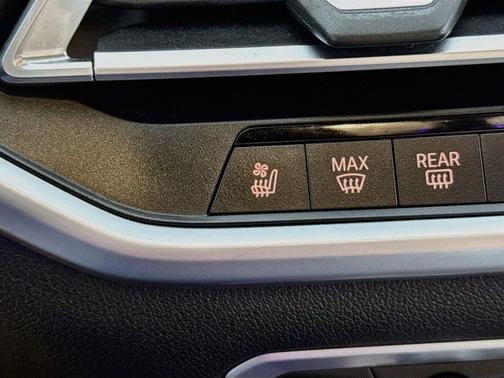 Black Sapphire Metallic 2019 BMW X7 xDrive40i