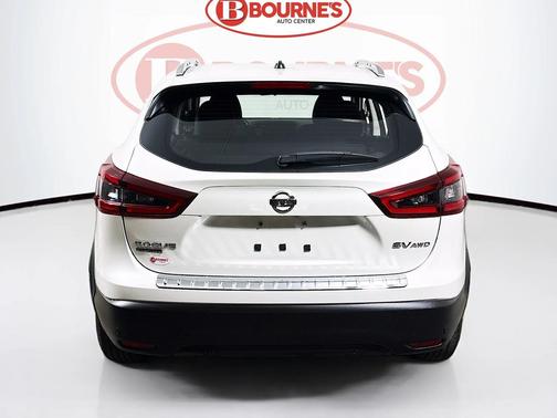 2022 Nissan Rogue Sport SV