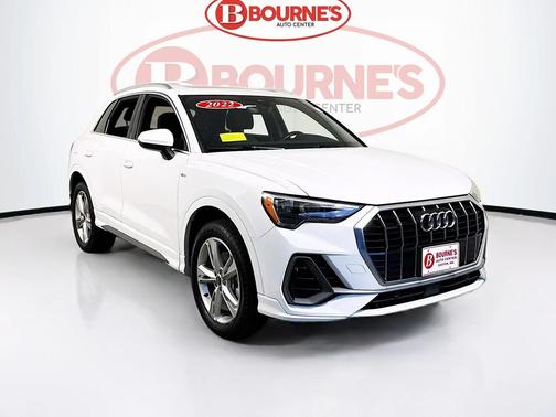 2022 Audi Q3 45 S line Premium