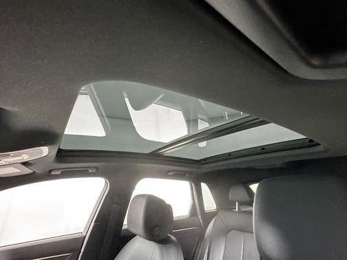 2022 Audi Q3 45 S line Premium