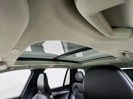 2023 Volvo XC90 B5 Core