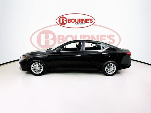 Super Black 2024 Nissan Altima S FWD