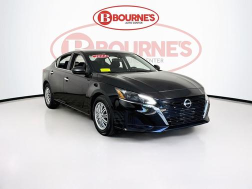 Super Black 2024 Nissan Altima S FWD