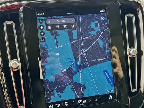 2024 Volvo XC40 B5 Core Dark Theme