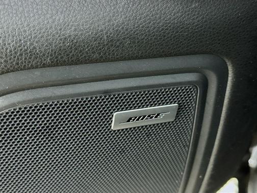 2024 Porsche Macan AWD w/Navigation,Heated Leather,Pano Sunroof