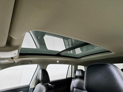 2022 Volkswagen Atlas 3.6L SE w/Technology