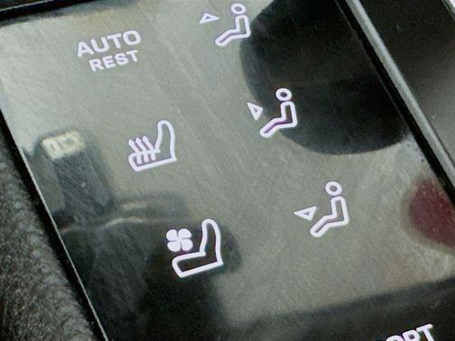 2023 Porsche Macan Macan T