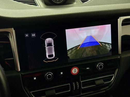 2023 Porsche Macan Macan T