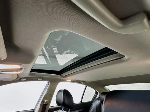 2015 INFINITI Q40 Base