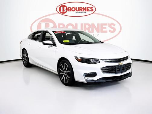 White 2017 Chevrolet Malibu 1LT