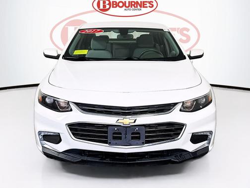 White 2017 Chevrolet Malibu 1LT