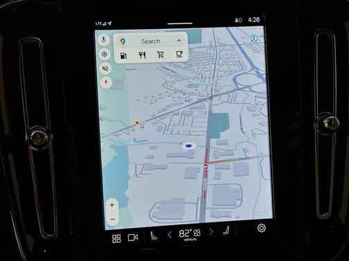 2025 Volvo XC40 B5 Core Bright Theme