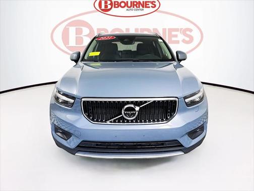 2021 Volvo XC40 T5 Momentum