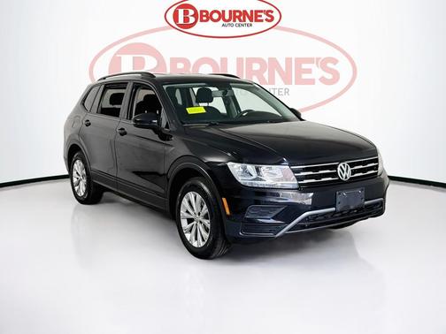 Deep Black Pearl Metallic 2018 Volkswagen Tiguan 2.0T S 4MOTION