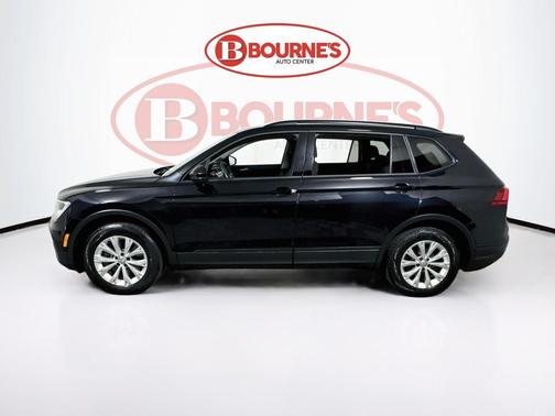 Deep Black Pearl Metallic 2018 Volkswagen Tiguan 2.0T S 4MOTION