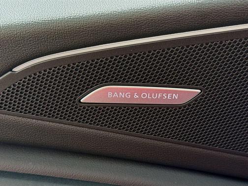 2025 Audi Q6 e-tron Premium Plus quattro