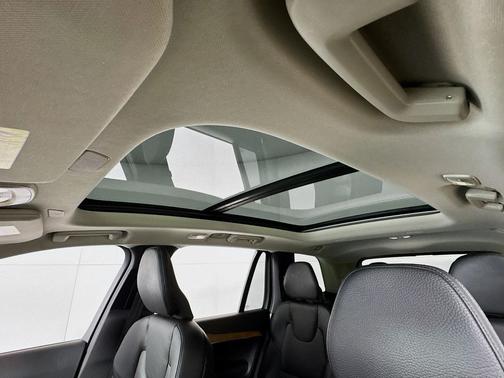 2023 Volvo XC90 Recharge Plug-In Hybrid T8 Plus Bright Theme 7-Seater