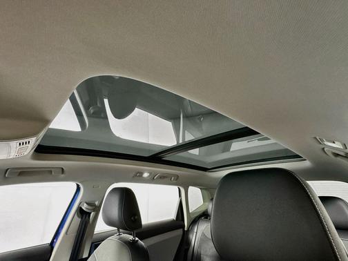 Dusk Blue Metallic 2024 Volkswagen Taos 1.5T SE