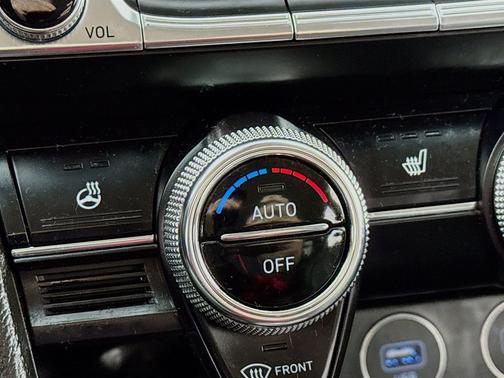 2022 Genesis G70 2.0T AWD