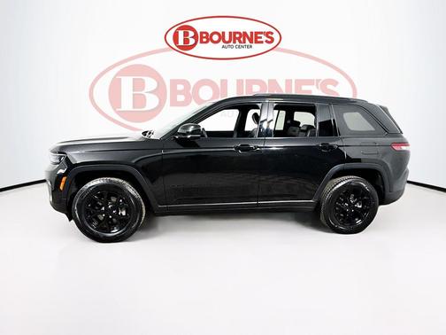 Diamond Black Crystal Pearl 2025 Jeep Grand Cherokee Altitude