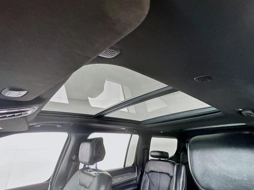 Bright White Clearcoat 2022 Jeep Wagoneer Series III 4x4