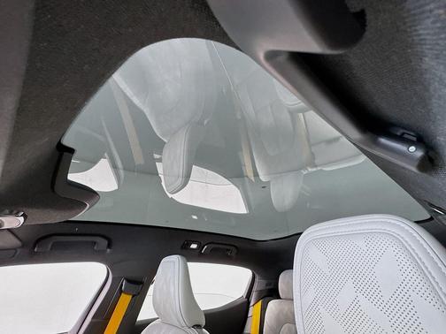 2023 Polestar 2 AWD w/Navigation,Heated Seats