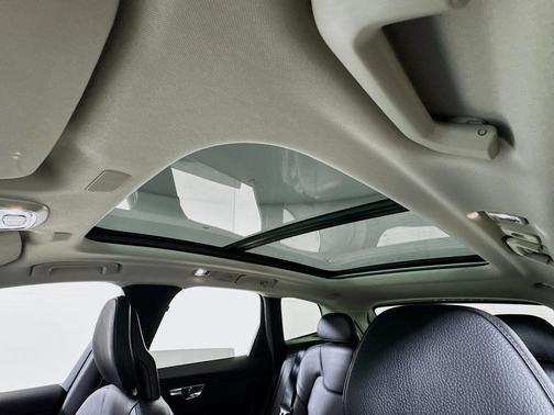 2018 Volvo XC60 T5 Momentum