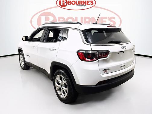 Bright White 2025 Jeep Compass Latitude