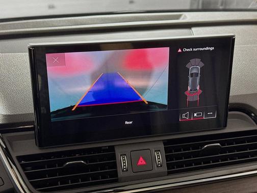 Mythos Black Metallic 2023 Audi Q5 40 Premium