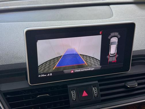2018 Audi Q5 w/Navigation,Leather,Pano Sunroof