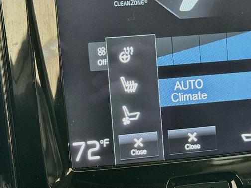 Crystal White Metallic 2021 Volvo XC60 T5 Inscription
