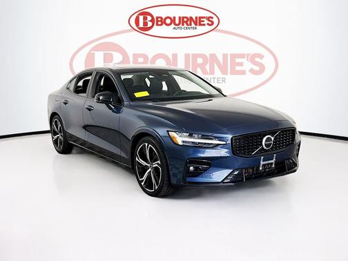 Denim Blue 2024 Volvo S60 B5 Core Dark Theme