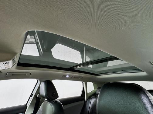 Pyrite Silver Metallic 2023 Volkswagen Taos 1.5T SE