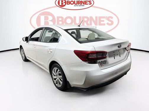 Crystal White Pearl 2022 Subaru Impreza Base