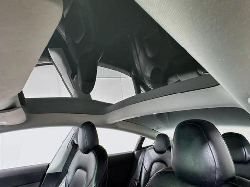 2022 Tesla Model 3 Standard Range