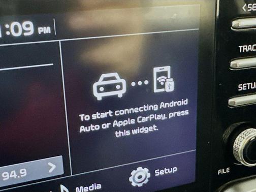 Glacial White Pearl 2022 Kia Sorento LX