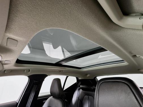 2021 Volvo XC40 T5 Momentum