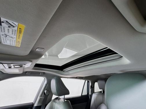 Moon Dust 2023 Toyota Highlander XLE