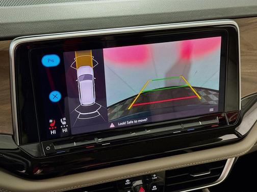 2025 Volkswagen Atlas 2.0T SE w/Technology 4MOTION