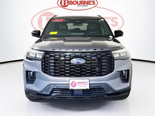 Carbonized Gray Metallic 2025 Ford Explorer ST-Line