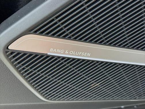 2022 Audi Q5 40 Premium Plus