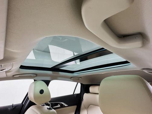 2018 INFINITI QX30 Premium