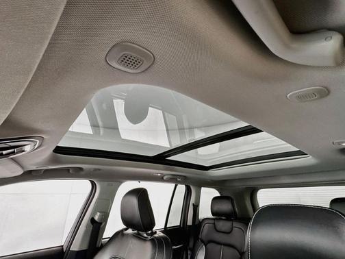 Bright White Clearcoat 2023 Jeep Grand Cherokee 4xe Base