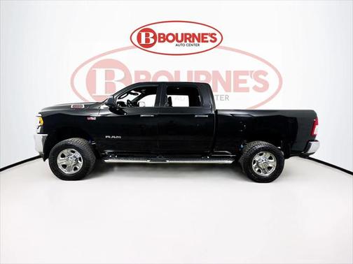 2022 RAM 2500 Tradesman Crew Cab 4x4 6'4' Box