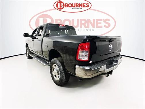 2022 RAM 2500 Tradesman Crew Cab 4x4 6'4' Box