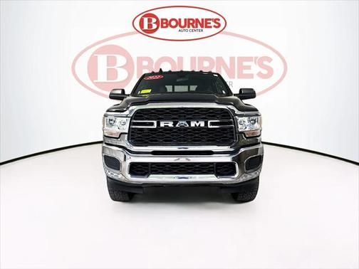 2022 RAM 2500 Tradesman Crew Cab 4x4 6'4' Box