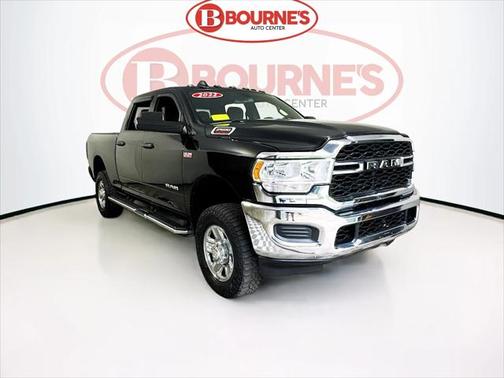 2022 RAM 2500 Tradesman Crew Cab 4x4 6'4' Box