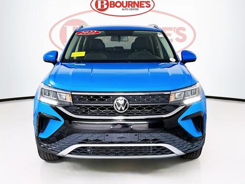 Cornflower Blue 2022 Volkswagen Taos 1.5T SE