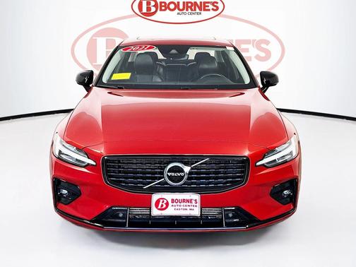 2021 Volvo S60 T5 Momentum